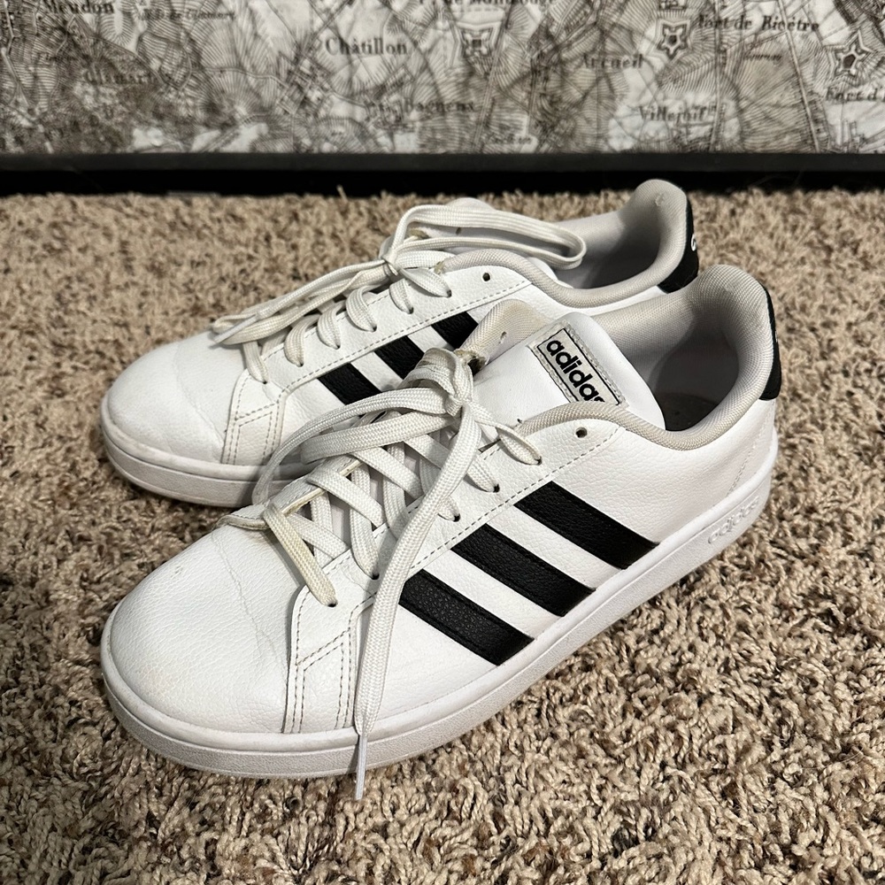 Adidas Sneakers